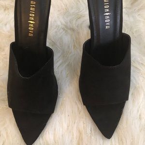 Brand new never worn Fashion Nova Heels!